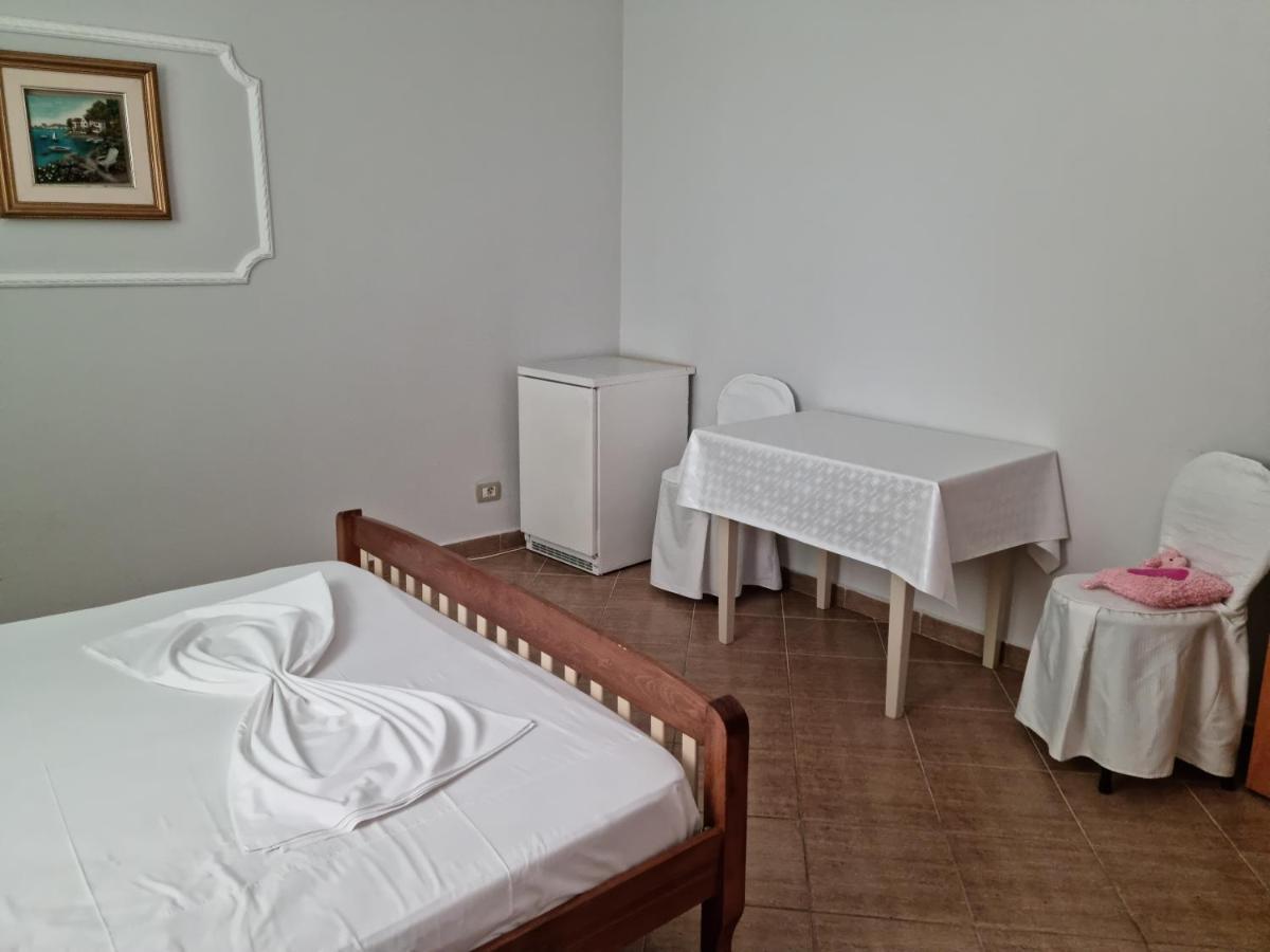Guesthouse Novi Durres Exterior photo