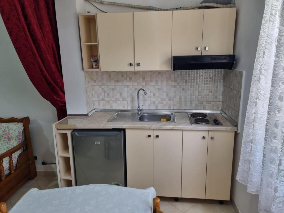 Guesthouse Novi Durres Exterior photo