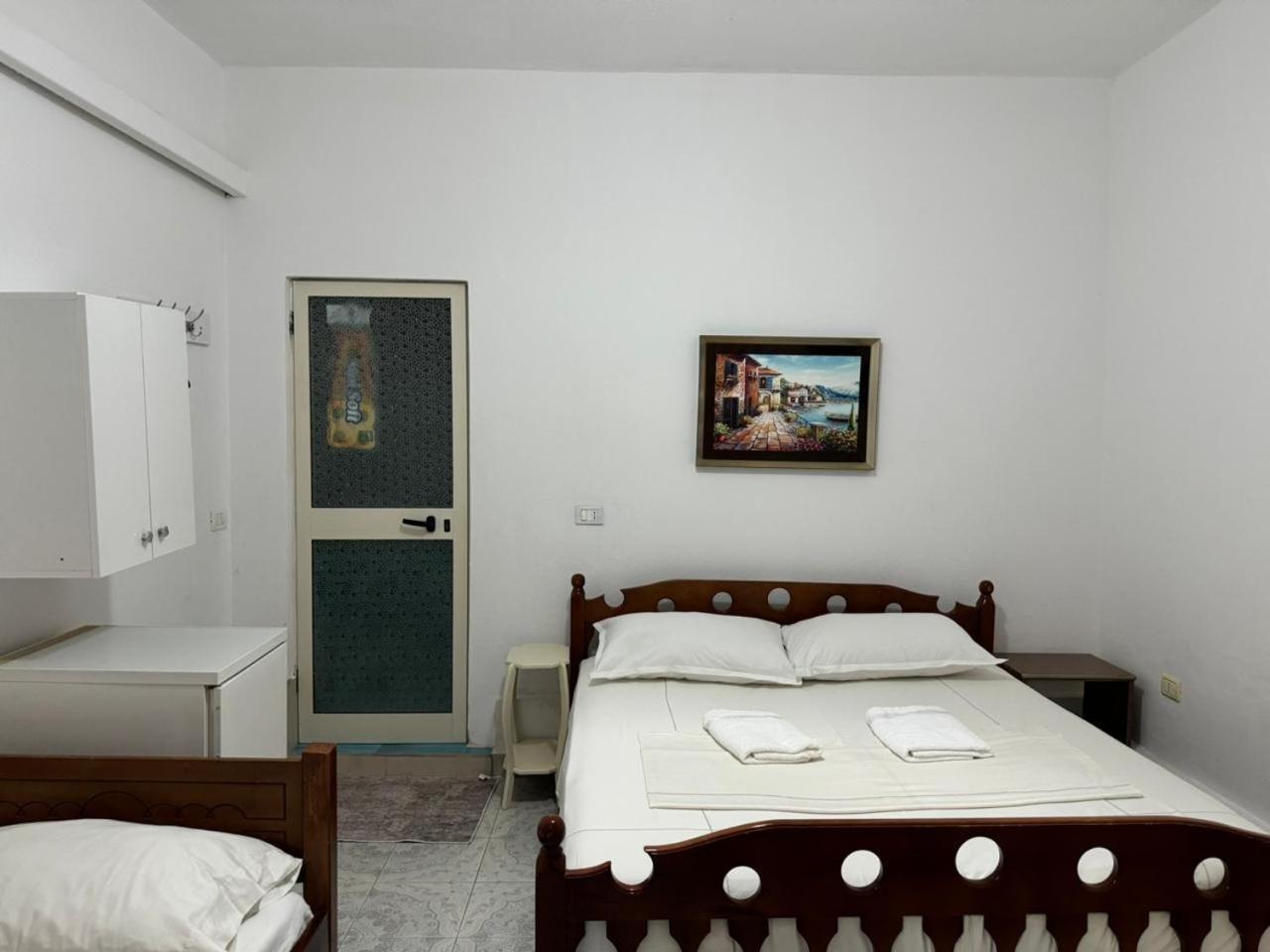 Guesthouse Novi Durres Exterior photo