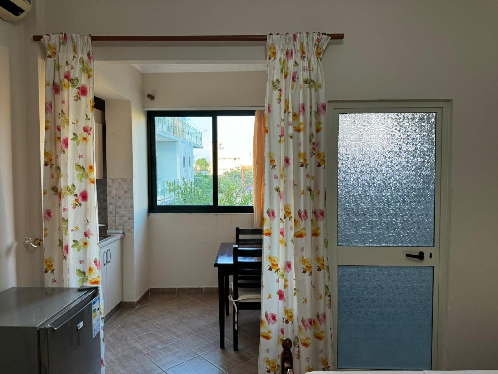 Guesthouse Novi Durres Exterior photo